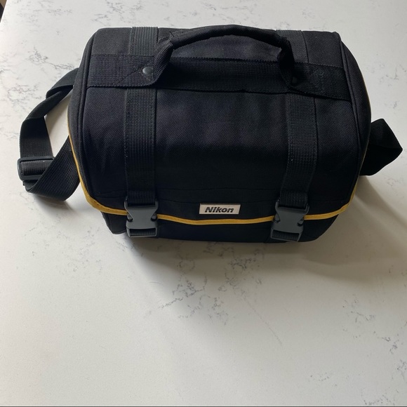 Nikon D60 with Camera Bag - Picture 6 of 6